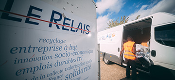 Borne d’apport volontaire Le Relais pour le textile et les chaussures