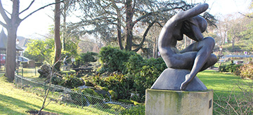 Vol de deux œuvres dans le parc de la mairie